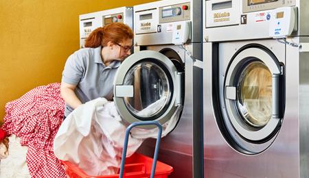 Offre d’emploi – Collaborateur(trice) en blanchisserie – Encadrement d’équipe (m/f/x)